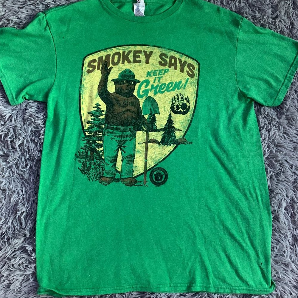 Smokey bear graphic t-shirt